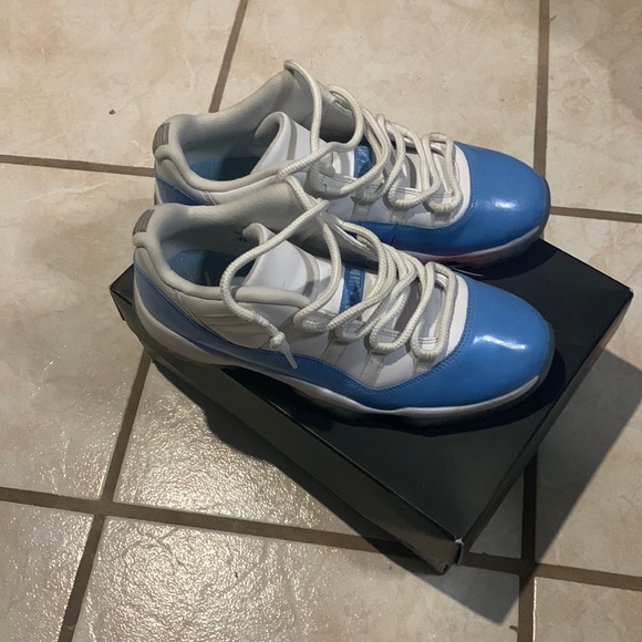 university blues jordan 11